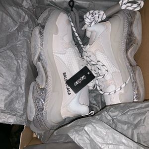 balenciaga triple sss